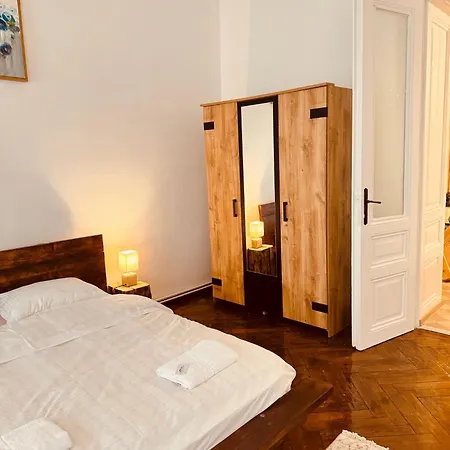 Savoya N°20 Old Town