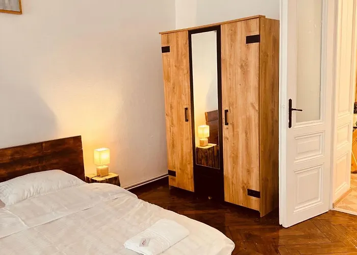 Savoya N°20 Old Town